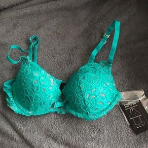 New Pretty convertible push up bra size 32A